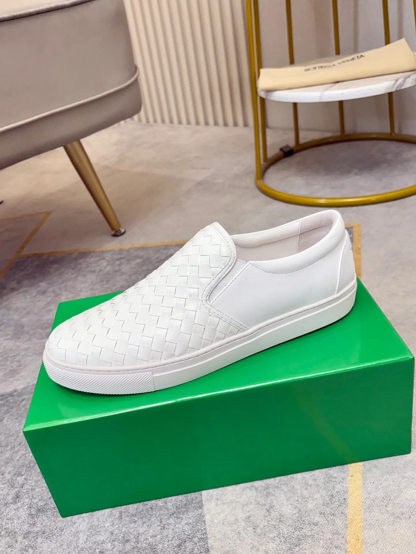 P420. BV men's casual shoes, handsome and versatile low-top shoes, woven cowhide upper, pigskin lining for the feet, 🌺🌺perfect shoe last, 🌲🌲 fashionable and handsome, comfortable on the feet, 🚗🚗wear-resistant and non-slip rubber outsole. Code number: 38-44. 45 is custom-made and cannot be returned or exchanged